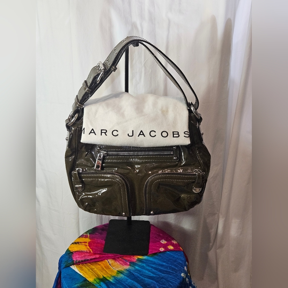 Marc Jacobs Olive Green Patent Shoulder Bag with Silver Hardware & Dust Bag EUC - Picture 1 of 4